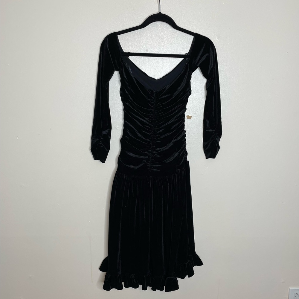BLACK SWAN Off-shoulder Velvet Ruched Dress - Picture 9 of 10